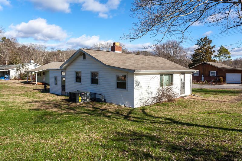 101 Tilden Rd, Oak Ridge, TN 37830
