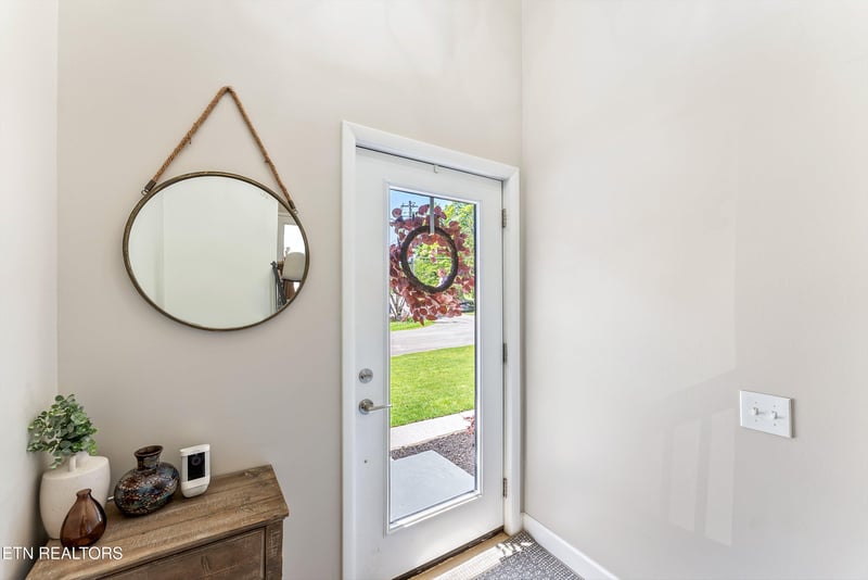 101 Wayne Pl, Oak Ridge, TN 37830