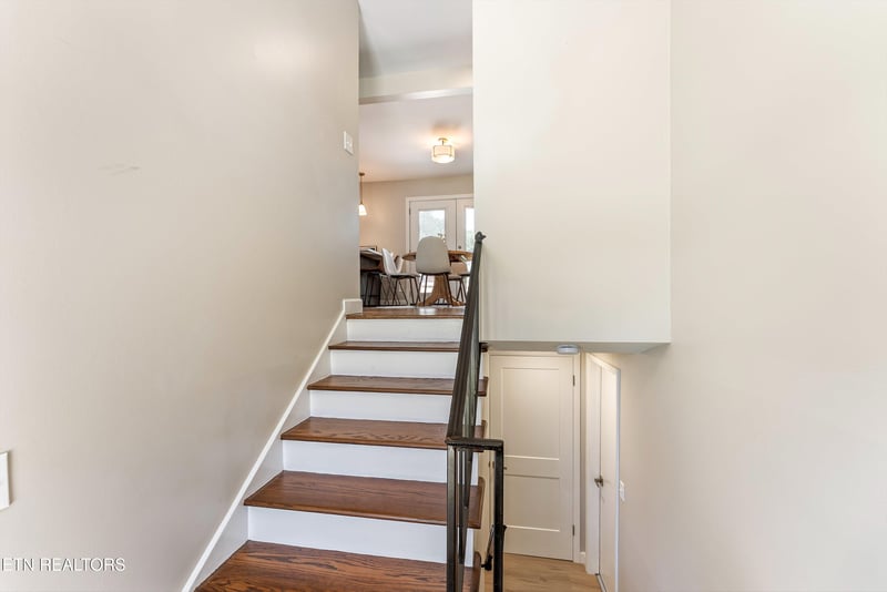 101 Wayne Pl, Oak Ridge, TN 37830