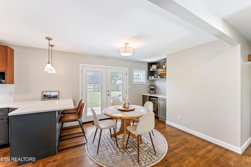 101 Wayne Pl, Oak Ridge, TN 37830