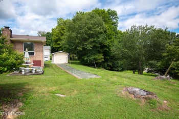 101 Westwood Dr, Clinton, TN 37716