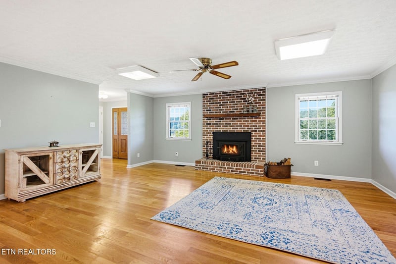 1010 Brushy Valley Rd, Heiskell, TN 37754