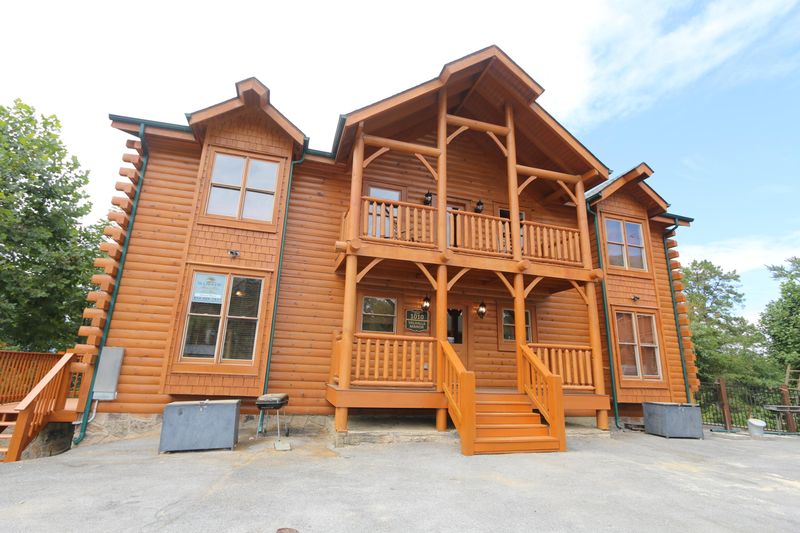 1010 Cricket Wood Way, Sevierville, TN 37862