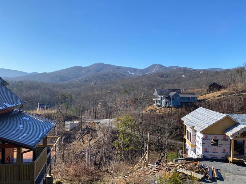 1010 Elm Rd, Gatlinburg, TN 37738