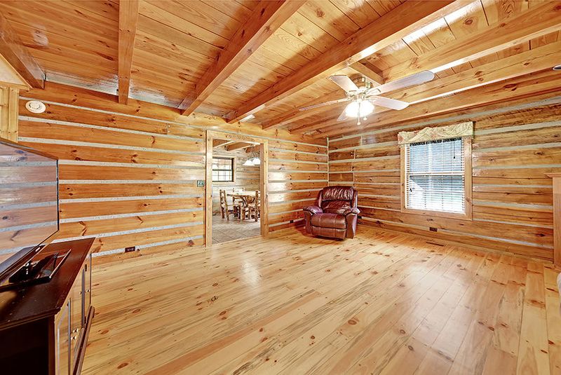 1010 Gamble Dr, Heiskell, TN 37754