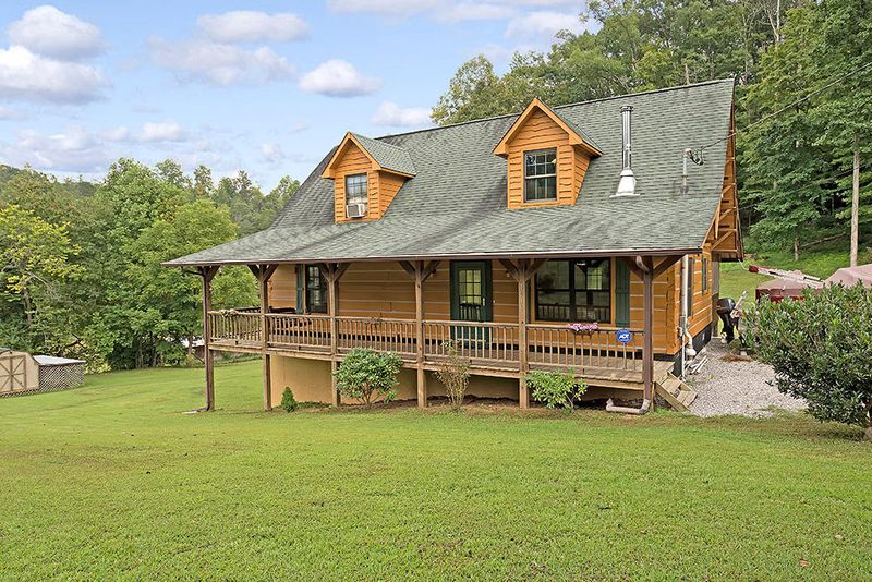 1010 Gamble Dr, Heiskell, TN 37754