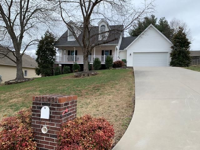 1010 Sandy Ct, Maryville, TN 37803