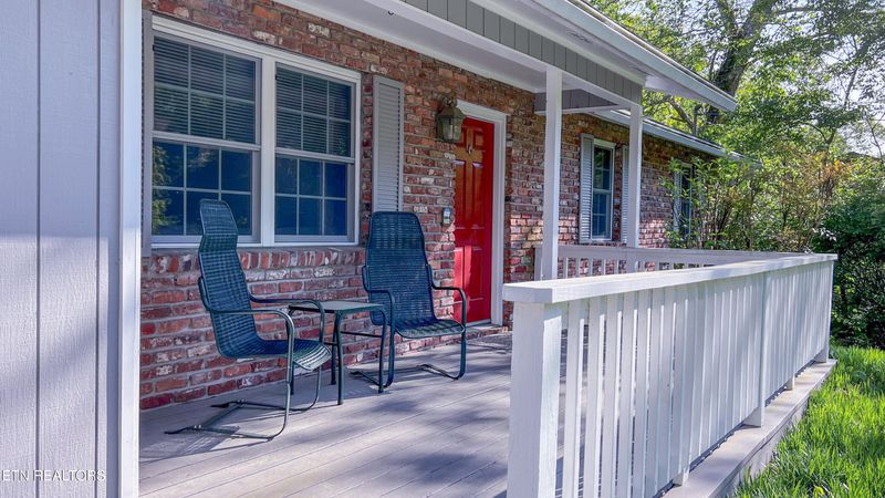 10104 Oak Creek Ln, Knoxville, TN 37932