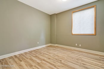 10105 Loma Dr, Knoxville, TN 37922