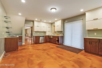 10105 Loma Dr, Knoxville, TN 37922