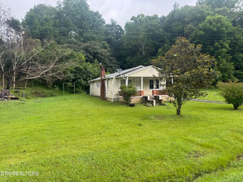10108 Petros Hwy, Oliver Springs, TN 37840