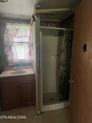 10108 Petros Hwy, Oliver Springs, TN 37840