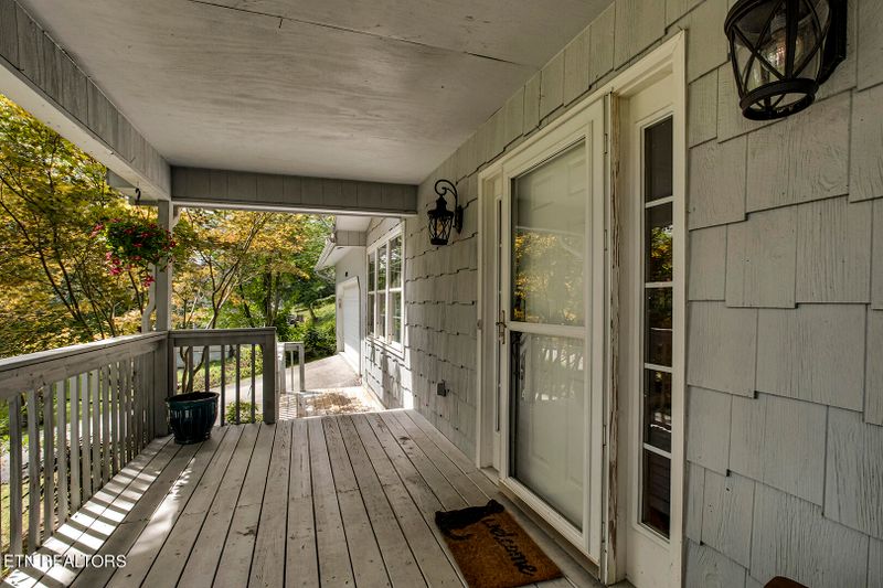 10109 Lonesome Pine Dr, Knoxville, TN 37932