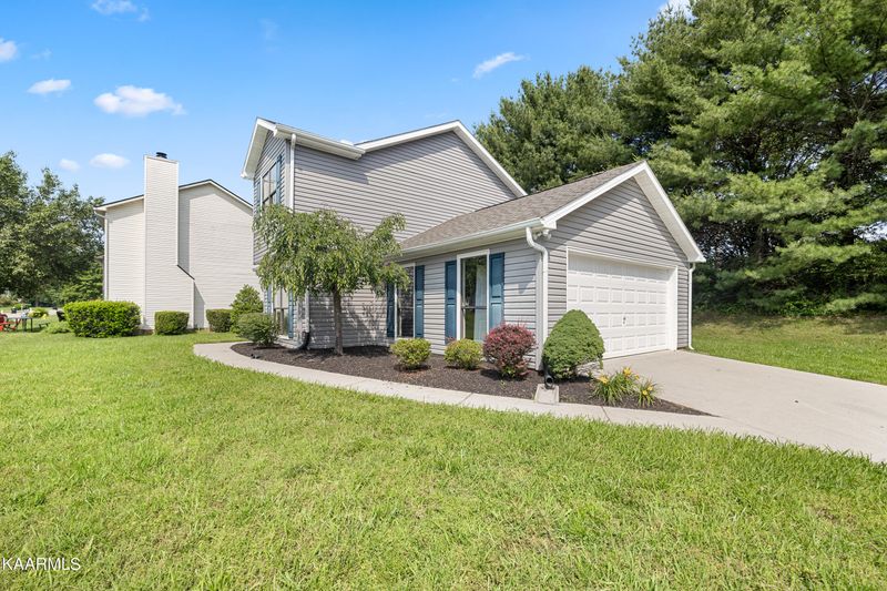 10109 Red Hellard Ln, Knoxville, TN 37923