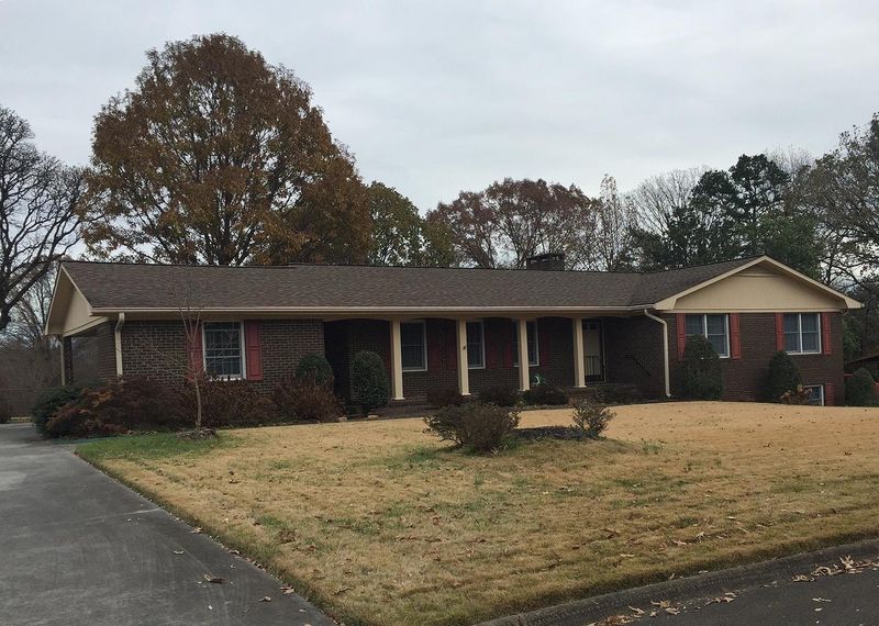 1011 Brentwood Dr, Etowah, TN 37331