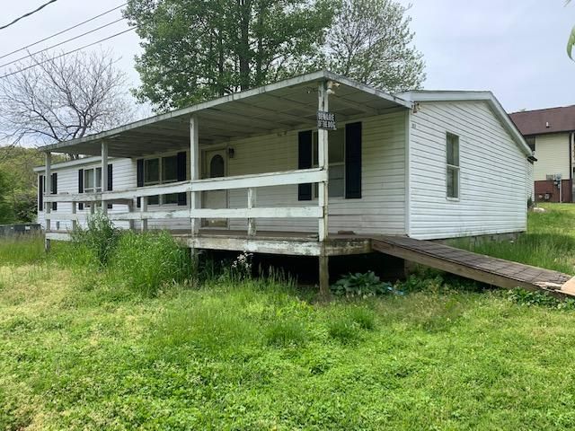 1011 Cox Cir, Oliver Springs, TN 37840