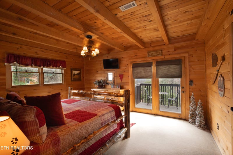 1011 Elm Cir, Sevierville, TN 37876