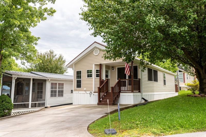 1011 Kildee St, Townsend, TN 37882