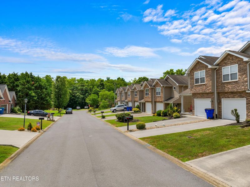 1011 Woullard Way, Sevierville, TN 37876