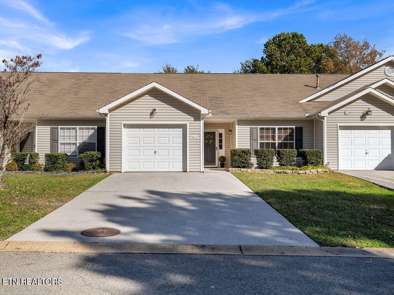 1012 Ashley Michelle Ct, Knoxville, TN 37934