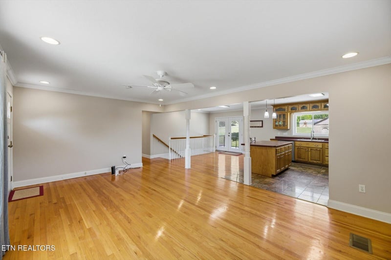 1012 Bennett St, Sweetwater, TN 37874