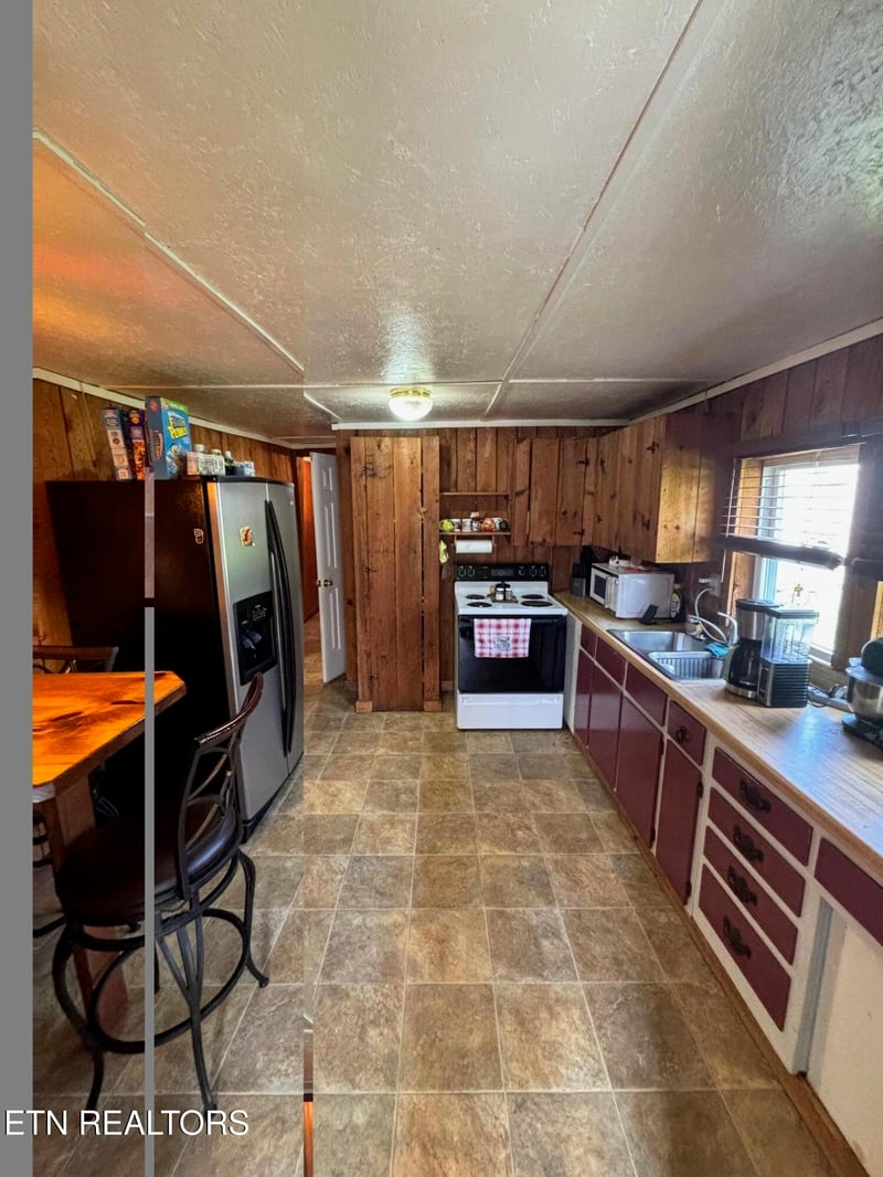 1012 Fourth St, Crossville, TN 38555