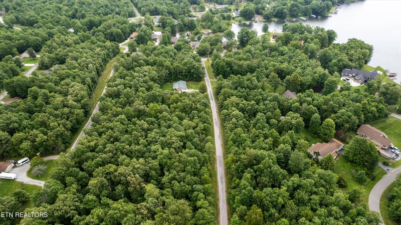 1012 Hopi Dr, Crossville, TN 38572