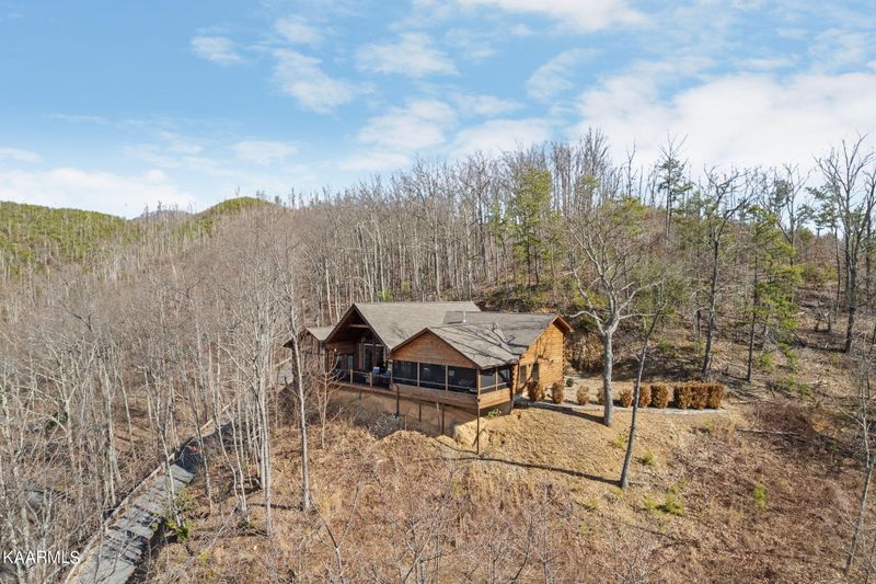 1012 Pine Top Ln, Gatlinburg, TN 37738
