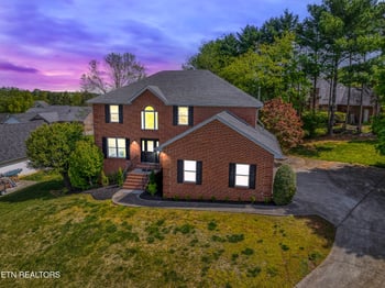 1012 Sandy Ct, Maryville, TN 37803