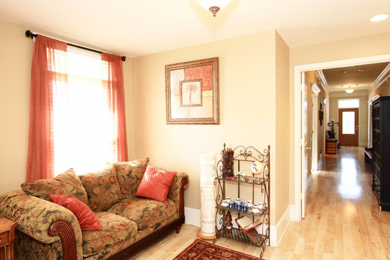 1012 Thompson Rd, Knoxville, TN 37932