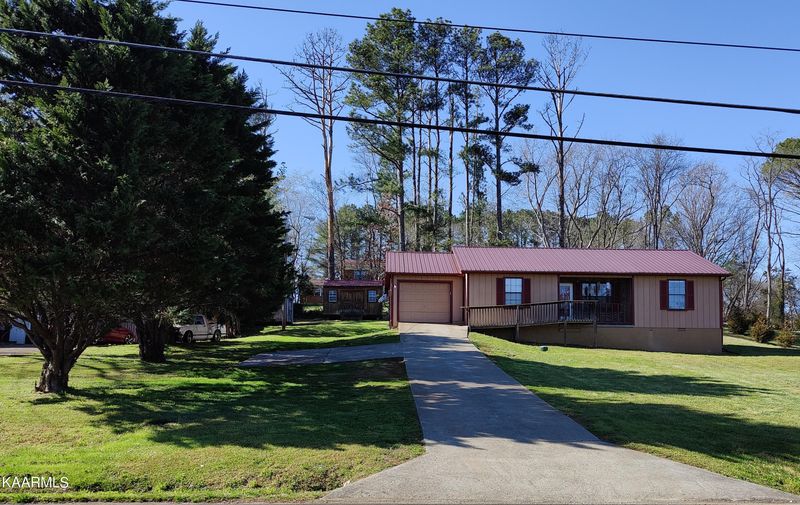 10125 Martel Rd, Lenoir City, TN 37772