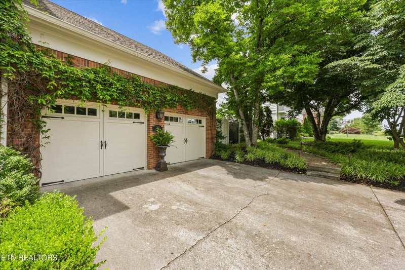 1013 Hayslope Dr, Knoxville, TN 37919