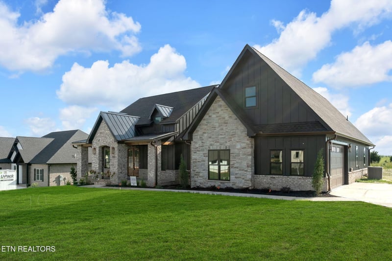 1013 Herbert Dr, Greenback, TN 37742
