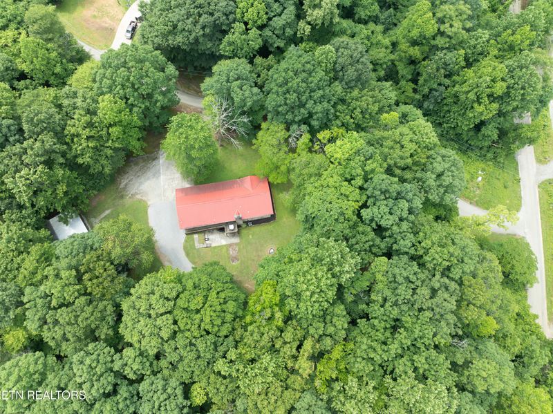 1013 Old Oliver Rd, Walland, TN 37886