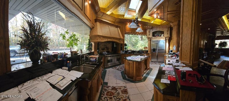 1013 Oliver Springs Hwy, Clinton, TN 37716