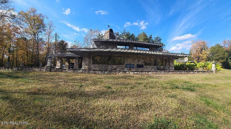 1013 Oliver Springs Hwy, Clinton, TN 37716