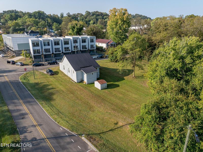 1013 Phillips Ave, Knoxville, TN 37920