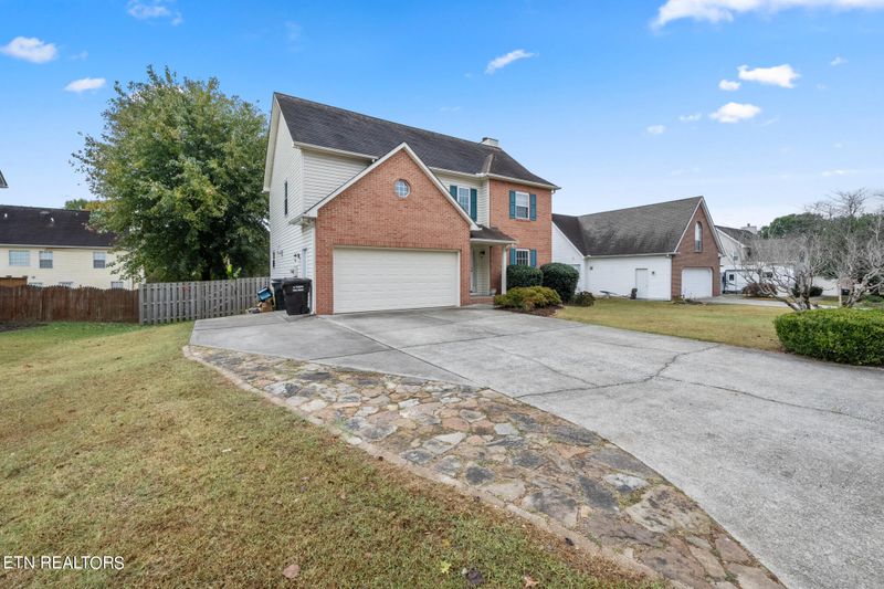 10143 Highgate Cir, Knoxville, TN 37931