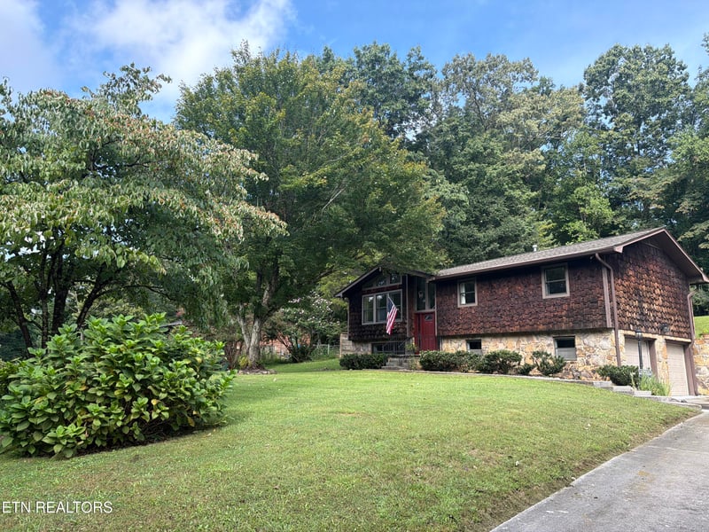 1015 Buckthorn Dr, Knoxville, TN 37912