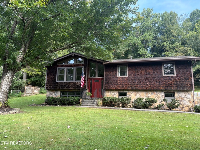 1015 Buckthorn Dr, Knoxville, TN 37912