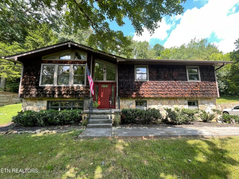 1015 Buckthorn Dr, Knoxville, TN 37912