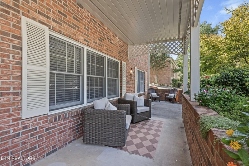 1015 Hardwick Dr, Maryville, TN 37803