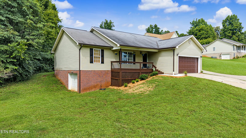 1015 N Old Grey Ridge Rd, Maryville, TN 37801