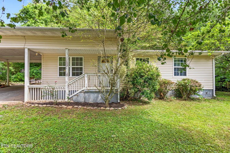 1015 Oakville Ln, Sevierville, TN 37862