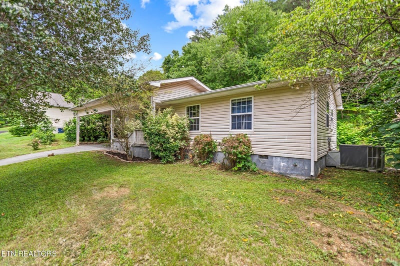1015 Oakville Ln, Sevierville, TN 37862