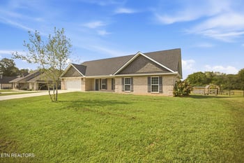 1015 Pathways Dr, Seymour, TN 37865