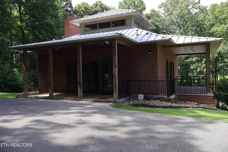 1016 Northbridge Close, Kingston, TN 37763