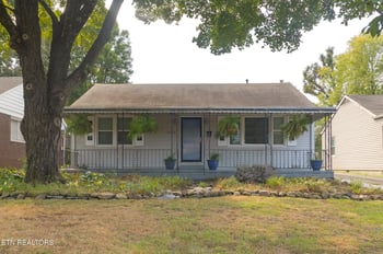 1016 Oglewood Ave, Knoxville, TN 37917