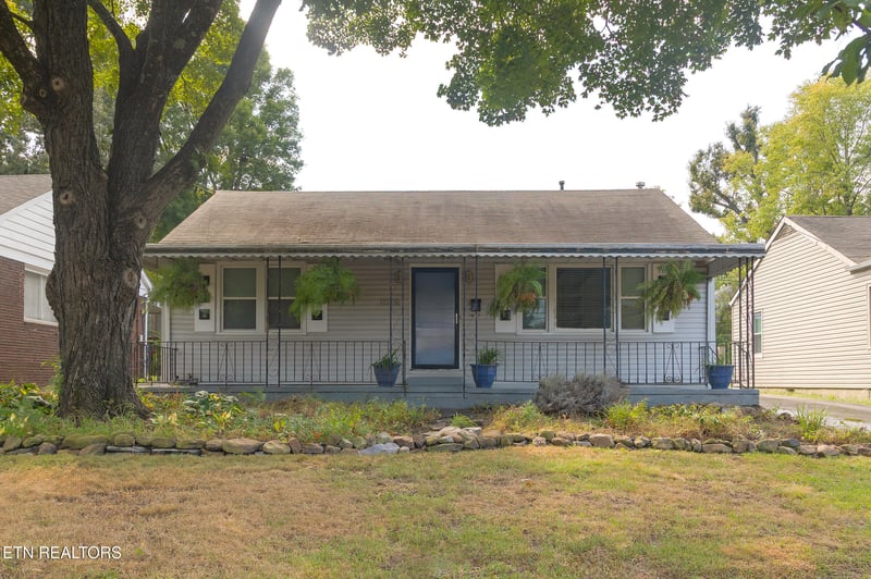 1016 Oglewood Ave, Knoxville, TN 37917