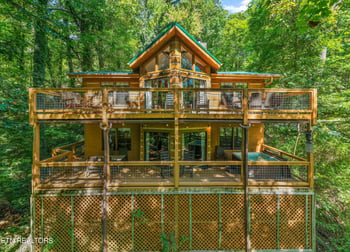 1016 Rast Ct, Gatlinburg, TN 37738